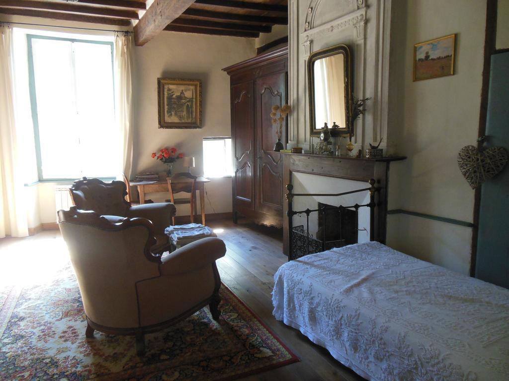Auberge Lion D'Or Saint-Antonin-Noble-Val Room photo