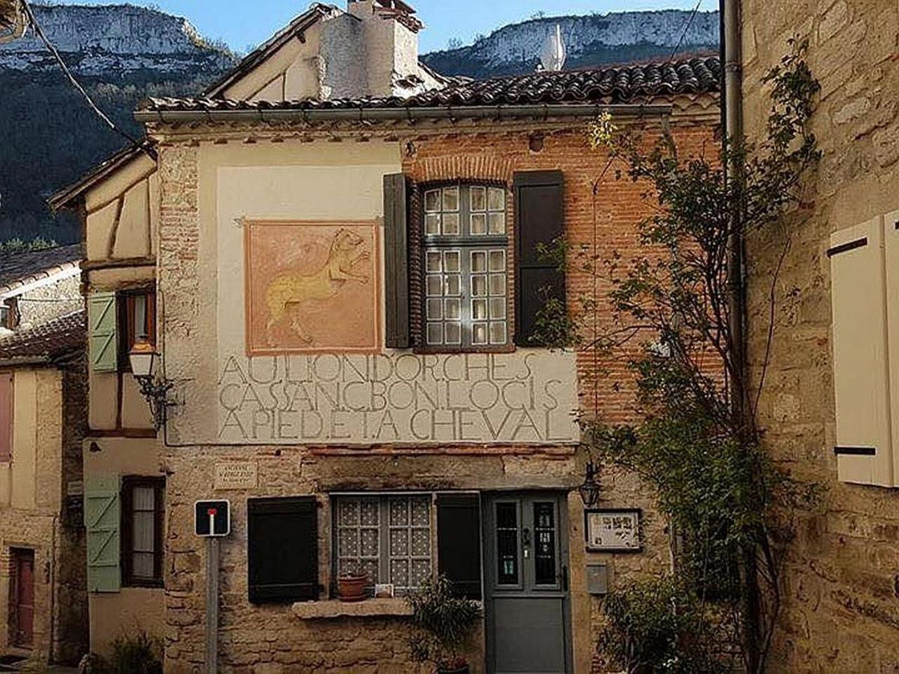 Auberge Lion D'Or Saint-Antonin-Noble-Val Exterior photo